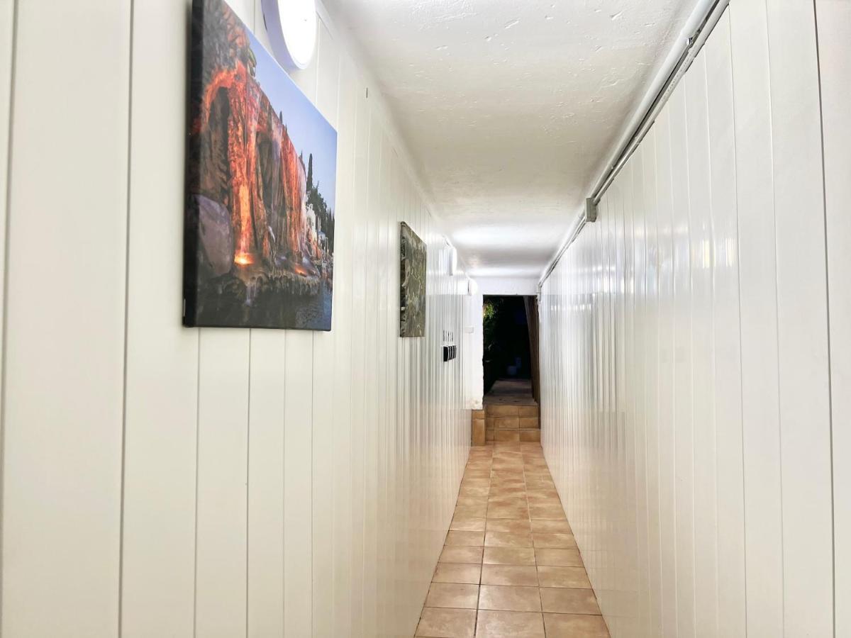 Comfortable Renovated Flat, Wifi! Badalona Kültér fotó